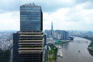 Vườn treo giữa trời của tòa nhà 55 tầng tại thành phố giàu nhất Việt Nam chính thức mở cửa